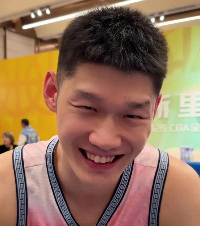 乐鱼体育网站-胡金秋好男人，首笔工资吃完饭就寄回家，现在工资给老婆和老妈|广厦男篮|球队|豪宅|豪车|国家队_新浪体育_新浪新闻