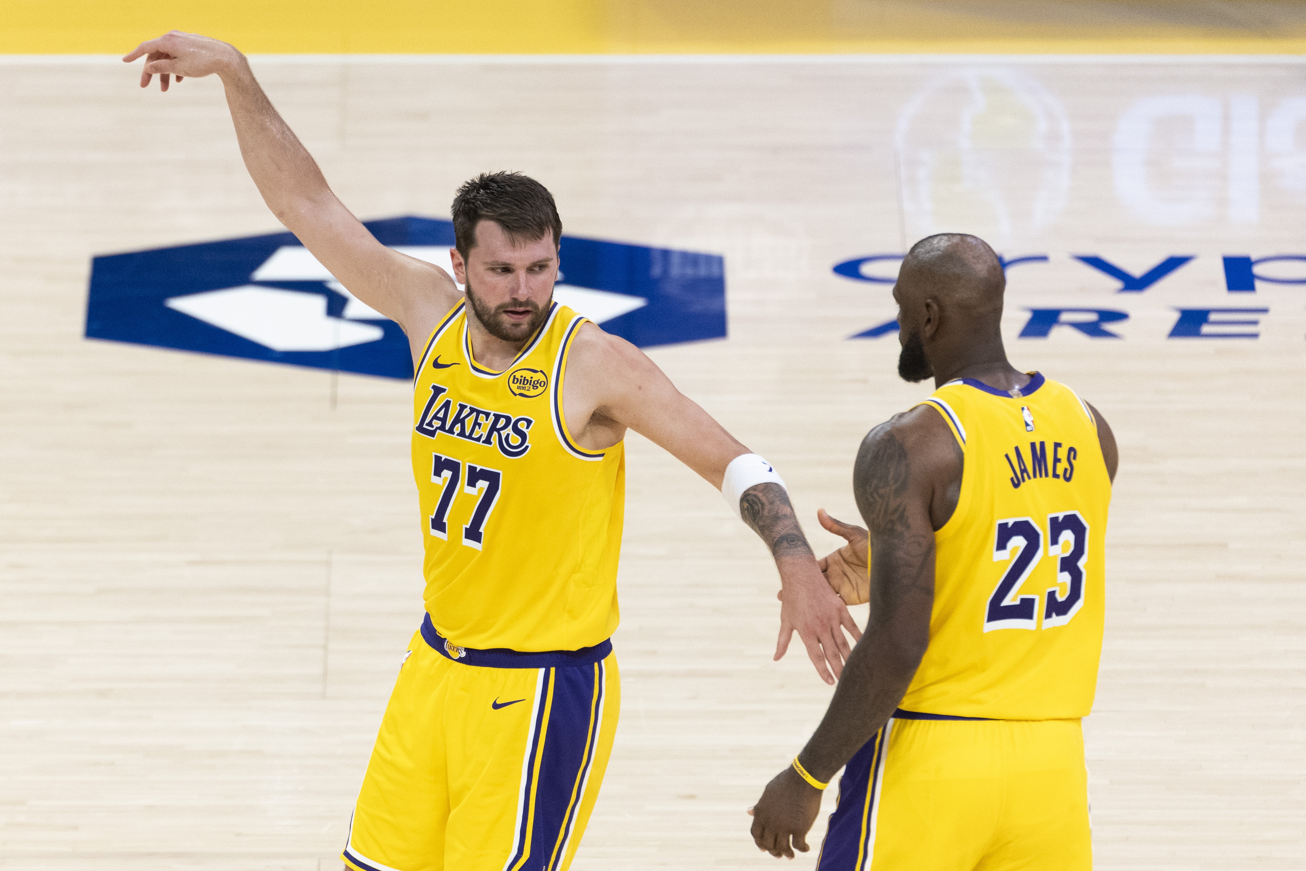 乐鱼体育-汤爹:詹姆斯仍是湖人队内最佳 东契奇哪方面比他强?